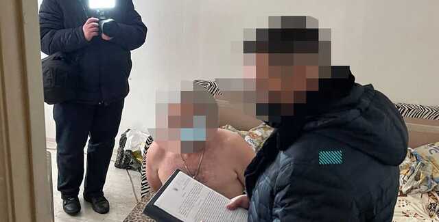 Таксист и медик организовали в Киеве схему по продаже поддельных сертификатов вакцинации