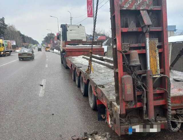 Под Киевом произошла авария с участием грузовика и маршрутки