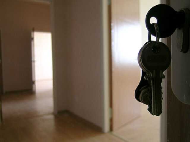 В Киеве полицейский рейдернул квартиру умершей пенсионерки