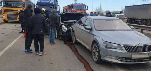 На въезде в Одессу произошло тройное ДТП