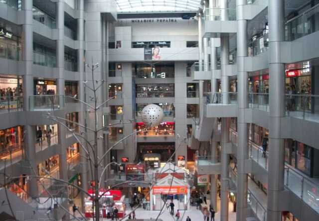 В Одессе охранник выгнал из ТЦ девушку с инвалидностью: "вы пугаете людей"