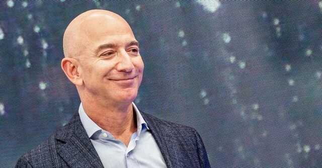 Жители Роттердама собираются забросать суперъяхту Безоса за $540 млн тухлыми яйцами