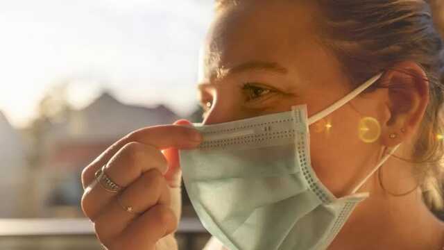 Пандемия Covid-19: больные ковидом заражают окружающих быстрее, чем предполагалось