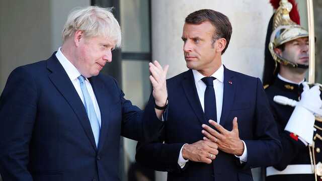 Джонсон и Макрон договорились совместно работать над новыми санкциями против России