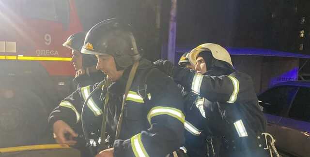 Пострадавший с ножевыми ранениями обнаружен при тушении пожара в Одессе
