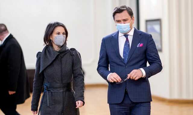 Бербок о санкциях против России: мы готовы понести высокую цену