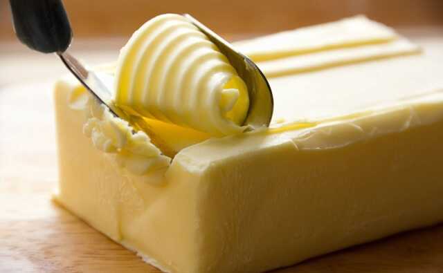 У столичних магазинах продають фальшиве вершкове масло: майже кожна друга пачка – підробка