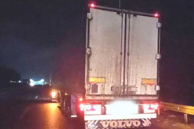 Нелепая гибель: на Ривненщине фура убила 25-летнего парня