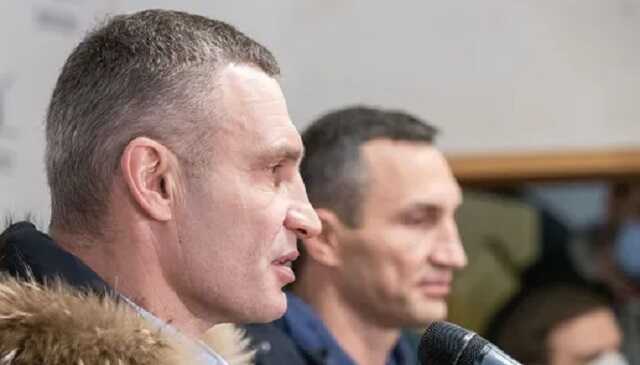 Братья Кличко призвали украинцев вступать в территориальную оборону