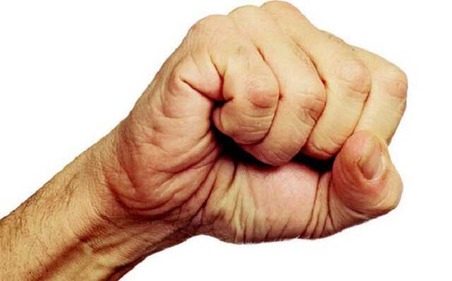 В Хмельницком оперативник избил несовершеннолетнего в ночном клубе