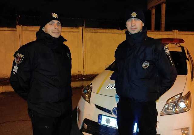 В Одессе патрульные спасли мужчину, который пытался покончить с собой