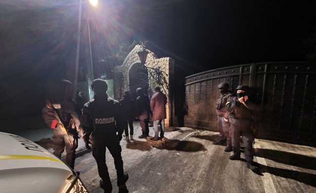 ДТП с кортежем Ярославского: полиция провела обыски в гостинице и доме бизнесмена