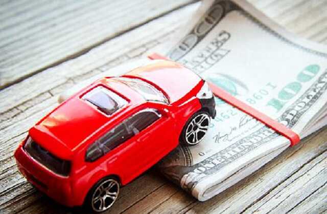 В Одессе таможенники наживались на оформлении авто из США