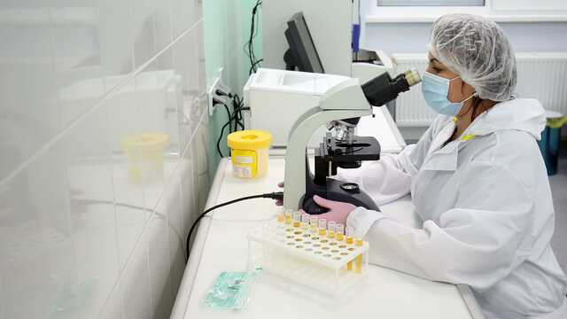 В Британии выявлен мутировавший штамм коронавируса «Дельтакрон»