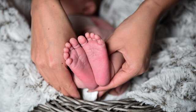 На Одесщине женщина дома родила недоношенного малыша и оставила умирать