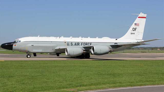 Над Украиной пролетел самолет-разведчик США: следует на Восток