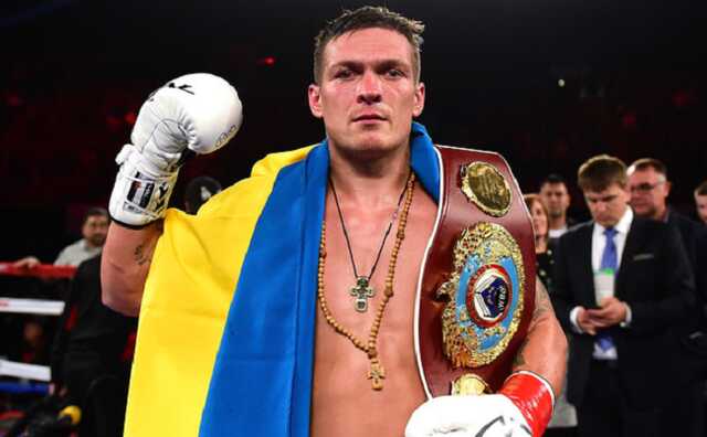 "Цыгане его захватили": Усик похвастался чемпионским поясом и передал привет Фьюри