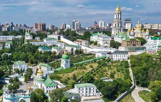 "Ждем туристов". В Гостуризме заявили, что новый сезон отдыха в Украине не отменяется