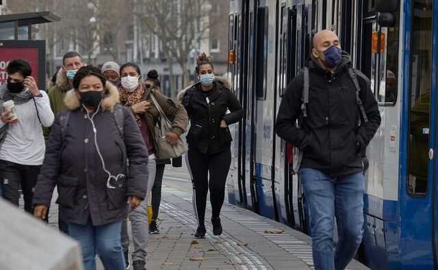 В Украине почти 30 тыс. новых случаев COVID-19 за сутки, умерли 305 человек