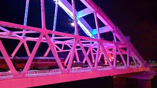 Россия показала видео, как вывозит из оккупированного Крыма военную технику после учений