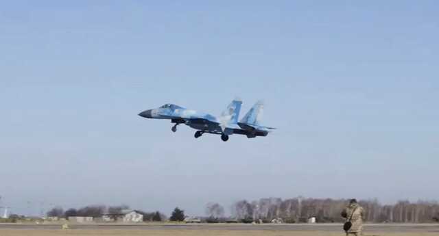 ВВС Украины показали видео отработки ударов по танковым колоннам