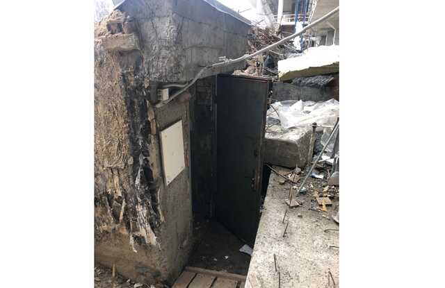 В Киеве экс-директор строительной компании заблокировал бомбоубежище «Довженко-Центра»