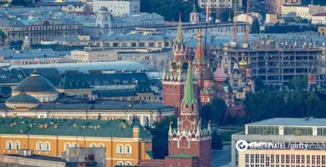 Россия вернулась в туалет с дыркой, объявив его храмом духовности