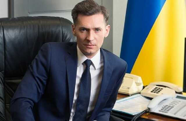 Глава Восточного апелляционного хозсуда оформил на жену три авто