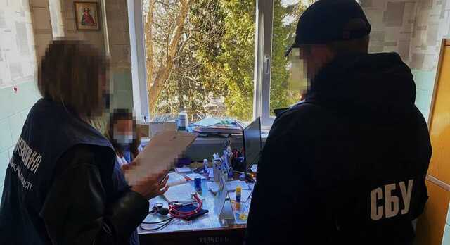 В Черкассах и Ровно раскрыли схемы подделки сертификатов о вакцинации