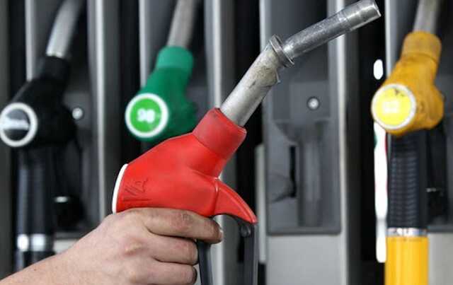На АЗС Украины значительно выросли цены на бензин и дизель
