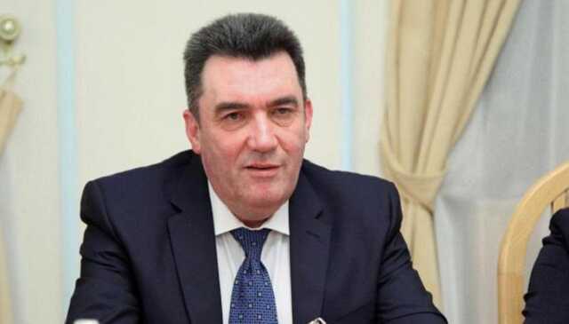 Данилов отреагировал на эвакуацию из ОРДЛО: никаких приказов о "нападении" нет