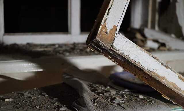 Правозащитники показали последствия ночного обстрела на Луганщине со стороны оккупантов