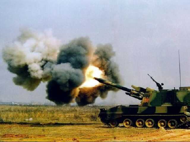 Обострение на Донбассе: 80 обстрелов за сутки, повреждены жилые дома, есть раненые