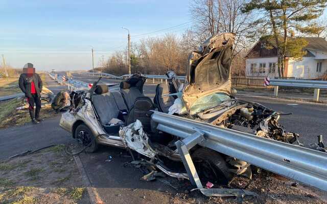 Салон оказался снаружи: в Запорожской области Chevrolet влетел в отбойник