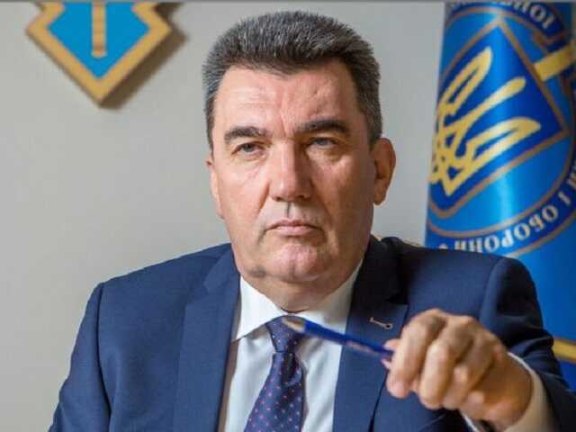 Данилов и Тимошенко покинули саммит общин: срочное совещание у Зеленского