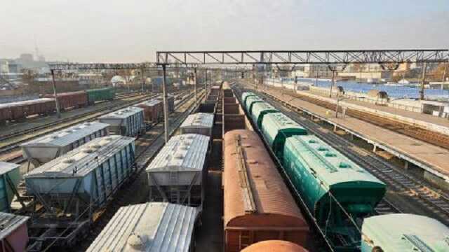 Постоянное повышение тарифов Укрзализныци приведет к оттоку грузов и окончательной деградации компании – ФРТУ