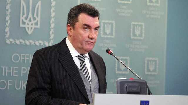 В случае необходимости мгновенно примем военное положение, – Данилов