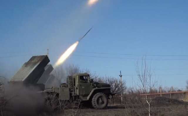 Боевики бьют из градов под Днепром