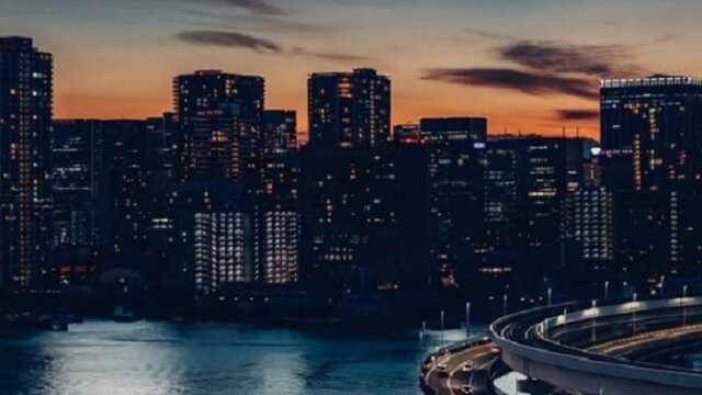 Украинцев просят выключать свет в домах и зашторивать окна