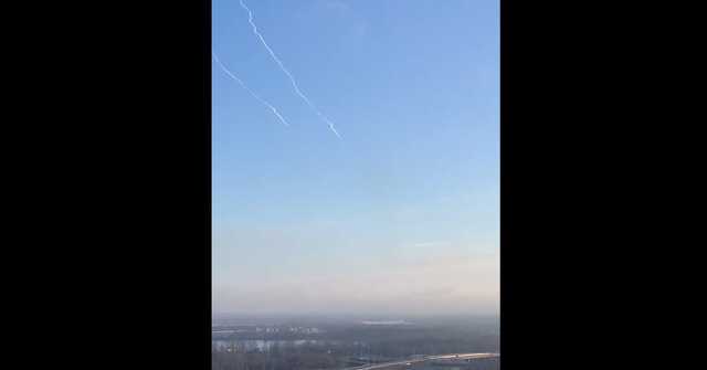 Утренний обстрел Жулян российской армией: видео