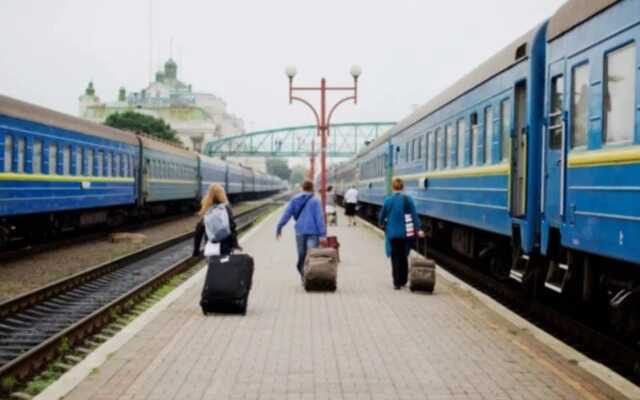 "Укрзализныця" назначила на сегодня 15 эвакуационных поездов из Киева. Расписание