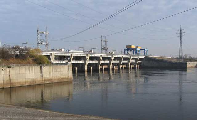 На Киевской ГЭС исключают внезапный подрыв дамбы