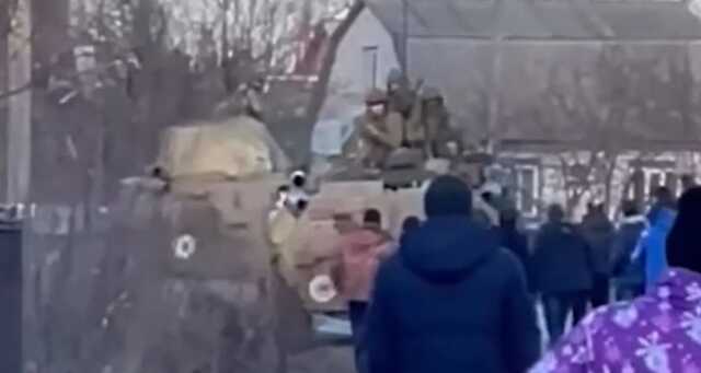 "Бегут, с*ки": в Черниговской области безоружные мирные жители не пустили оккупантов РФ