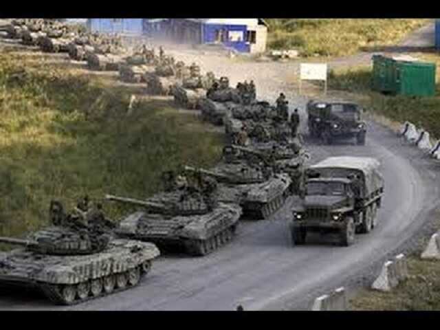 Колонна врага с буквой V идет из Дмитриевки в Забучье