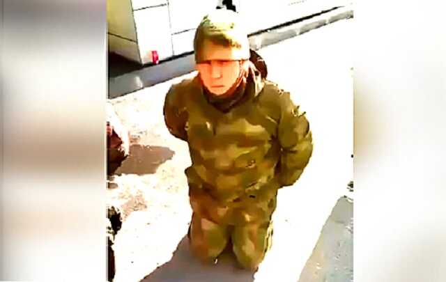 В Харькове поставили на колени еще несколько оккупантов