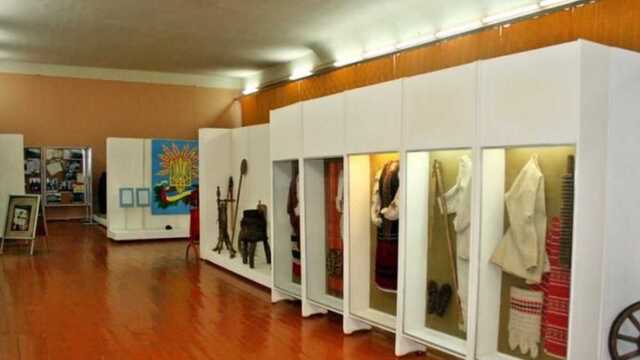 Сгорели работы Марии Приймаченко: россияне сожгли музей в Иванкове