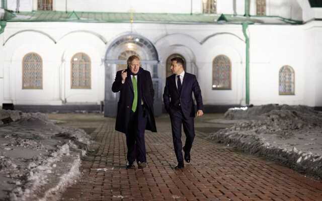 Наступні 24 години є вирішальним періодом для України: Зеленський переговорив із Джонсоном