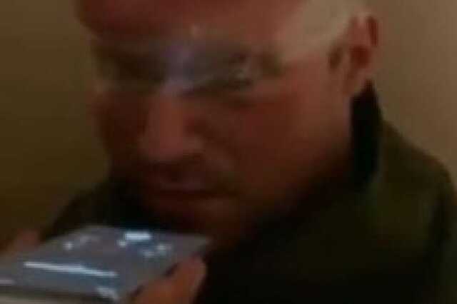 «Я в плену, бать!»: Полоненому окупанту дозволили зателефонувати додому в Росію