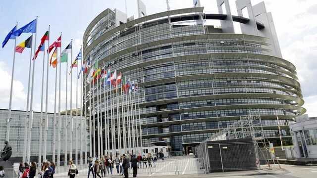 Европарламент рекомендовал предоставить Украине статус кандидата в члены ЕС