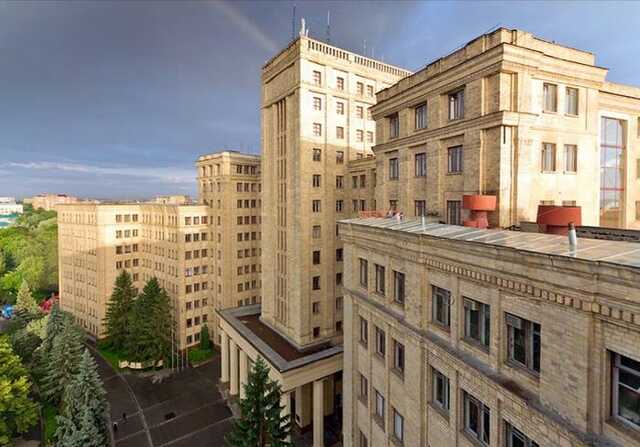 Российские войска ударили по зданию ХНУ им. Каразина